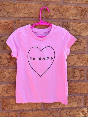 💫10/$25 • FRIENDS Pink Graphic Cotton‎ Scoop Neck T-Shirt